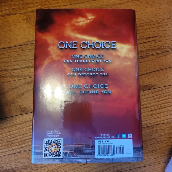 Divergent series trilogy hardcover - Picture 4 of 7